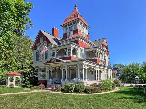 Grand Victorian B&B Inn Bellaire Exterior photo